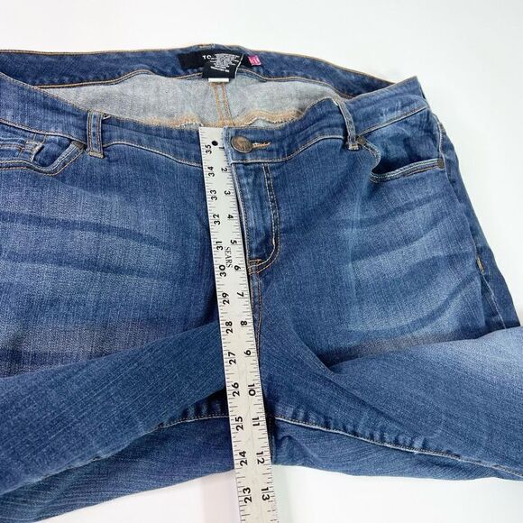 Torrid Straight Leg Jeans Women's 22 Blue High Rise Distressed Fray Ankle Denim - Picture 6 of 9